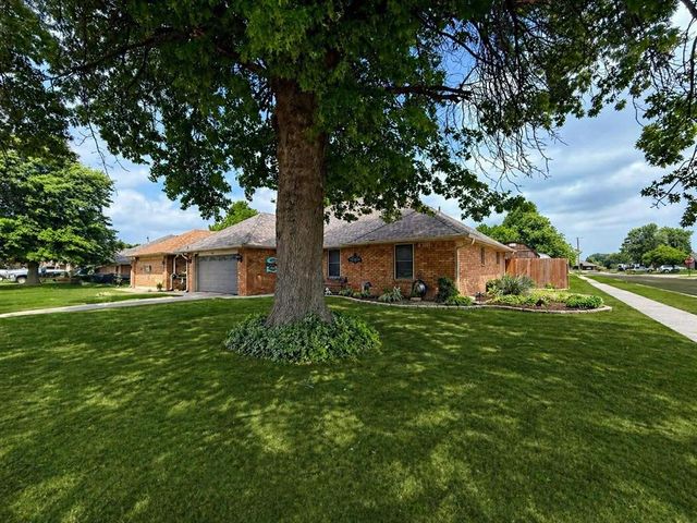 1425 Chimney Hill Road, Yukon, OK 73099