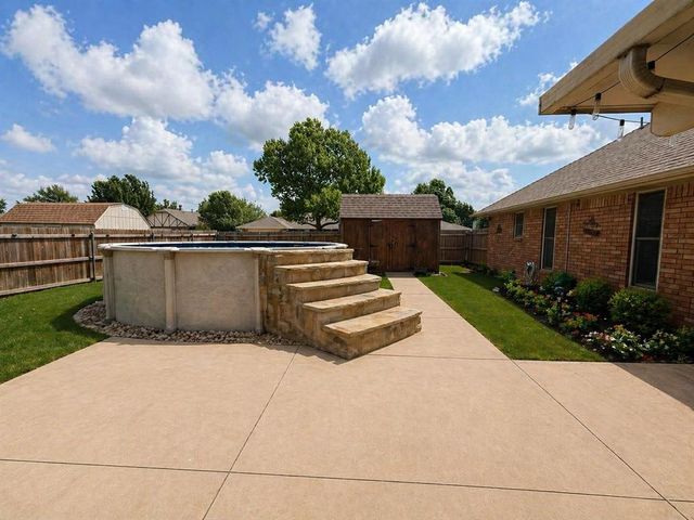 1425 Chimney Hill Road, Yukon, OK 73099