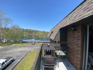 110 Wilshire Drive, 12, Hollister, MO 65672