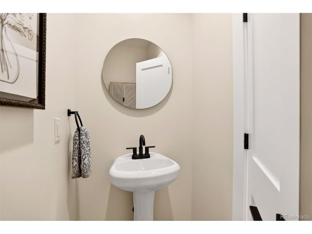 3092 S Cook St, Denver, CO 80210