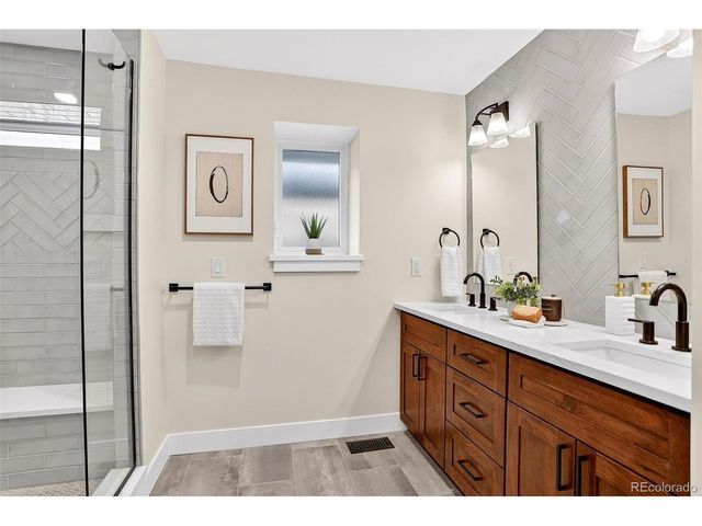 3092 S Cook St, Denver, CO 80210