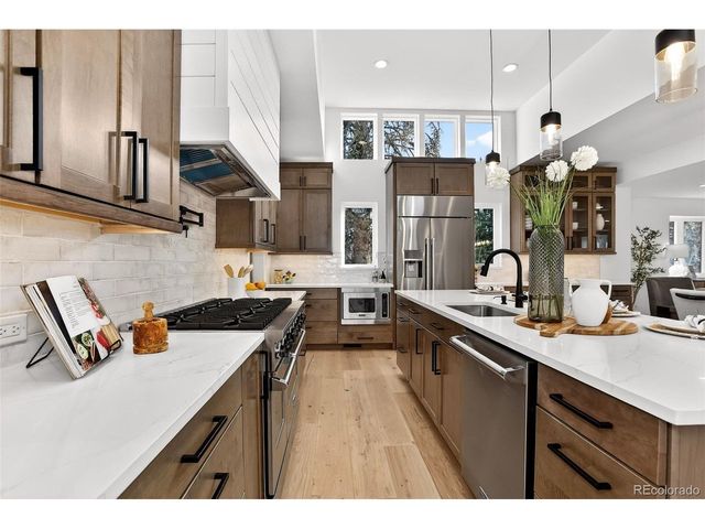 3092 S Cook St, Denver, CO 80210