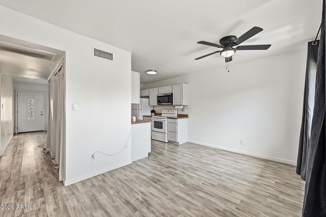 225 N STANDAGE -- 125, Mesa, AZ 85201