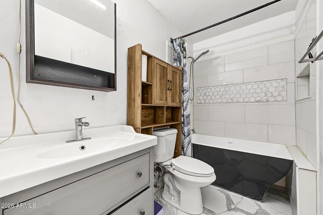 225 N STANDAGE -- 125, Mesa, AZ 85201