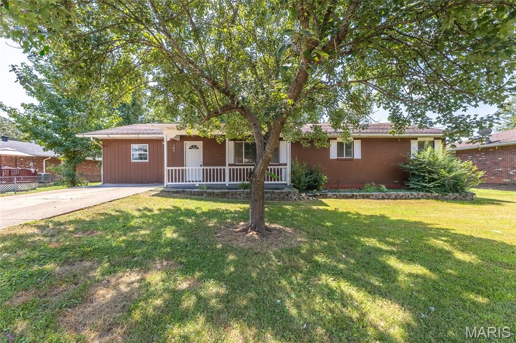 146 Hampton Court, Poplar Bluff, MO 63901