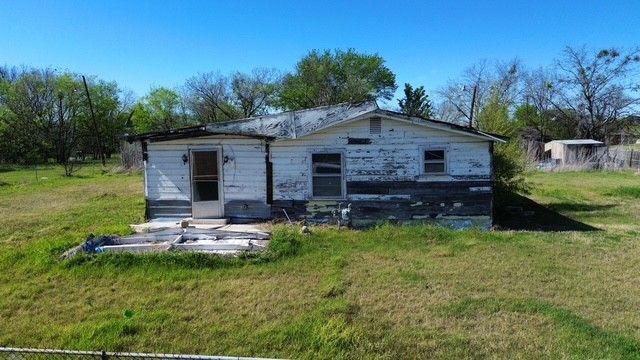 807 E 17th Avenue, Corsicana, TX 75110