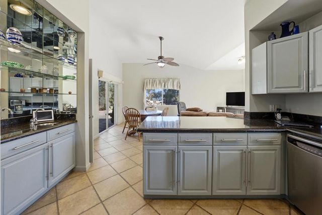 112 Chelsea Circle, Palm Desert, CA 92260