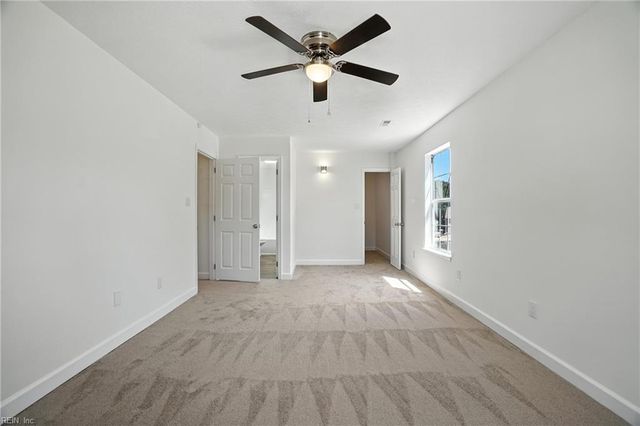 39 Rotherham LN, Hampton, VA 23666
