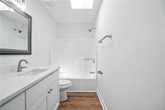 39 Rotherham LN, Hampton, VA 23666