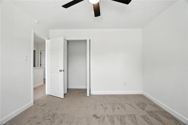 39 Rotherham LN, Hampton, VA 23666
