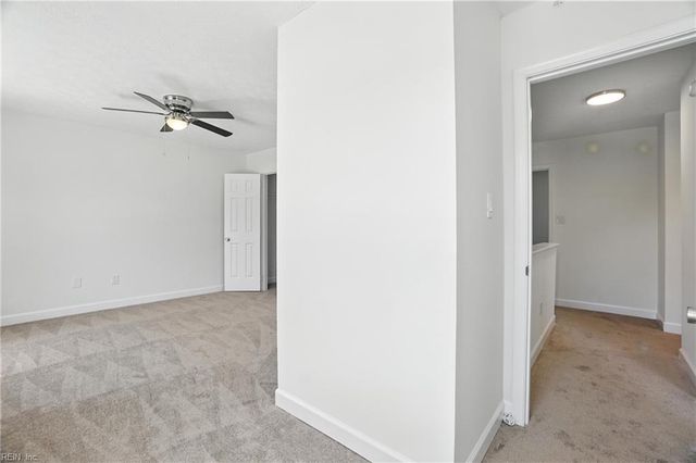 39 Rotherham LN, Hampton, VA 23666