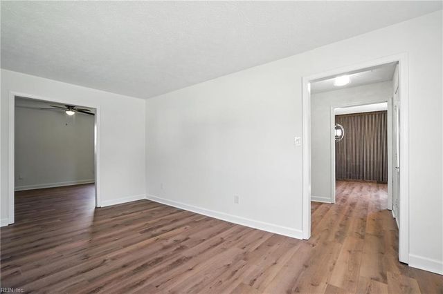 39 Rotherham LN, Hampton, VA 23666