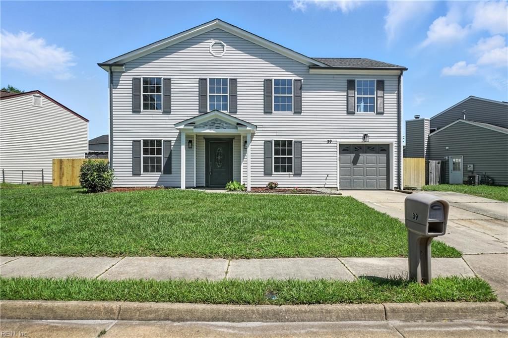 39 Rotherham LN, Hampton, VA 23666
