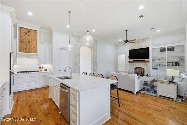 229 Reservoir Way, Brandon, MS 39047