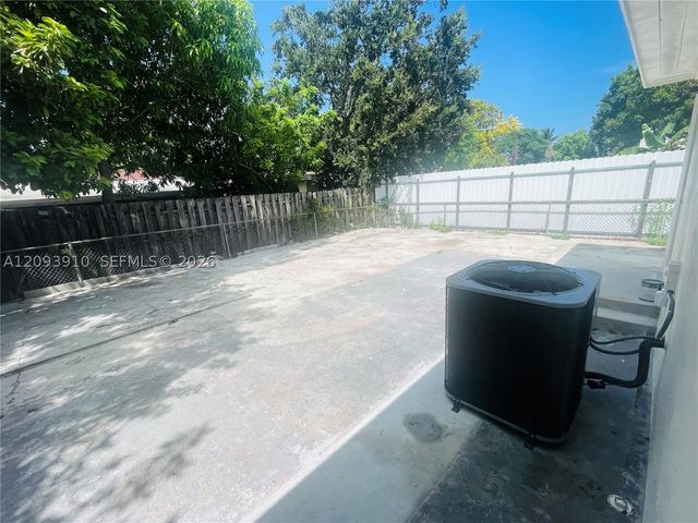 1145 NW 25th St, Miami, FL 33127