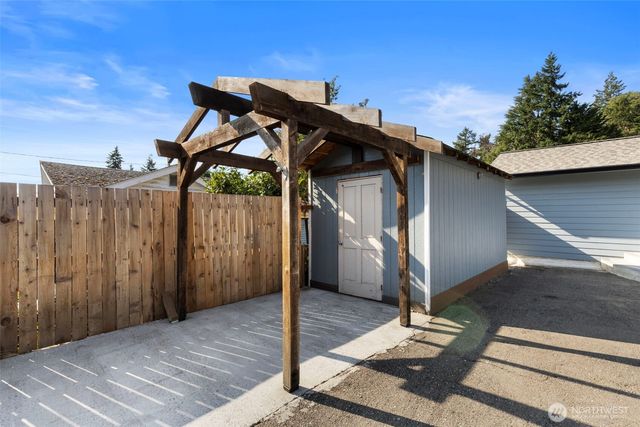 212 Willow Street, Bremerton, WA 98310