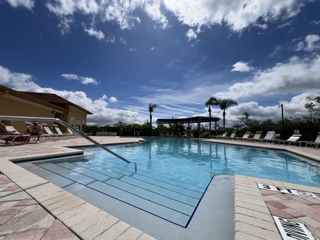 Image 7 of property listing at 4307 BAYSIDE VILLAGE DRIVE 201, Tampa, FL 33615