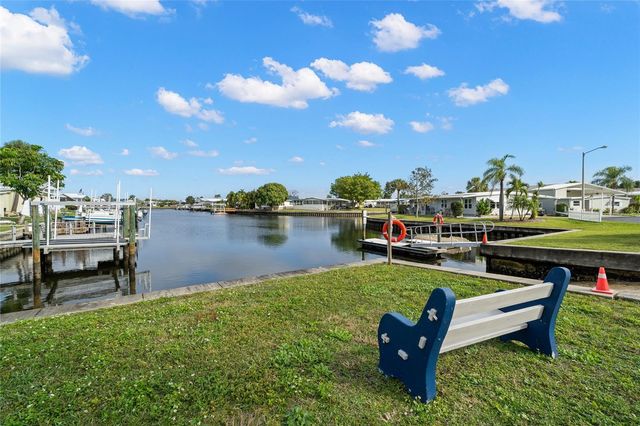 7214 MOUNT FAIRFIELD ROAD NE 527, St Petersburg, FL 33702