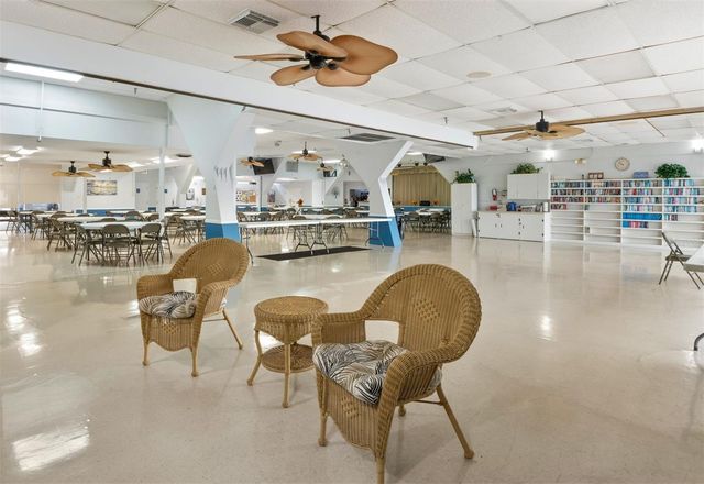 7214 MOUNT FAIRFIELD ROAD NE 527, St Petersburg, FL 33702