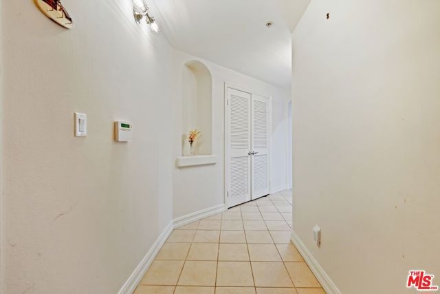 14242 Burbank Boulevard 103, Sherman Oaks, CA 91401