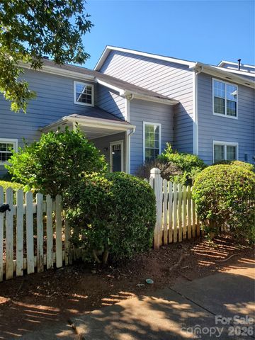 6049 Treetop Court, Charlotte, NC 28212