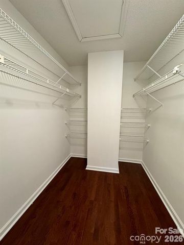 6049 Treetop Court, Charlotte, NC 28212