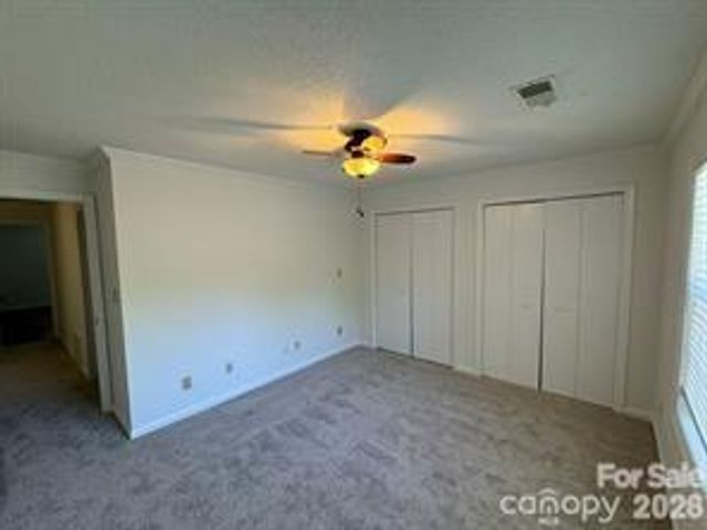 6049 Treetop Court, Charlotte, NC 28212