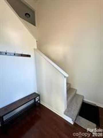 6049 Treetop Court, Charlotte, NC 28212