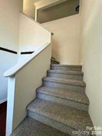 6049 Treetop Court, Charlotte, NC 28212