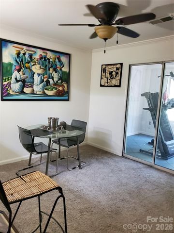 6049 Treetop Court, Charlotte, NC 28212