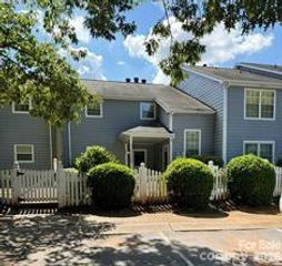6049 Treetop Court, Charlotte, NC 28212