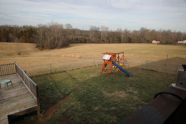 809 Hooper Rd, Charlotte, TN 37036