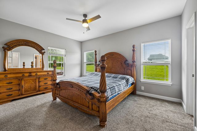 809 Hooper Rd, Charlotte, TN 37036