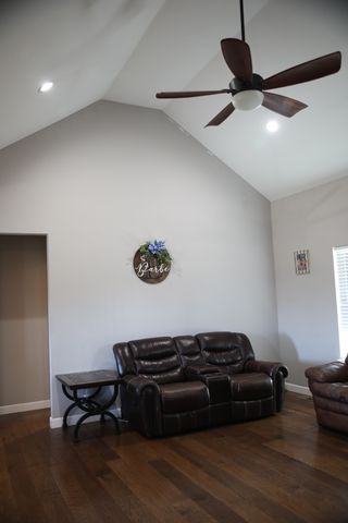 809 Hooper Rd, Charlotte, TN 37036