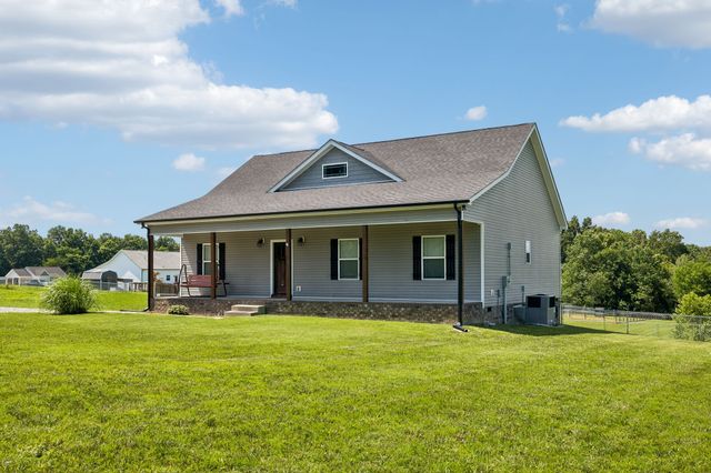 809 Hooper Rd, Charlotte, TN 37036