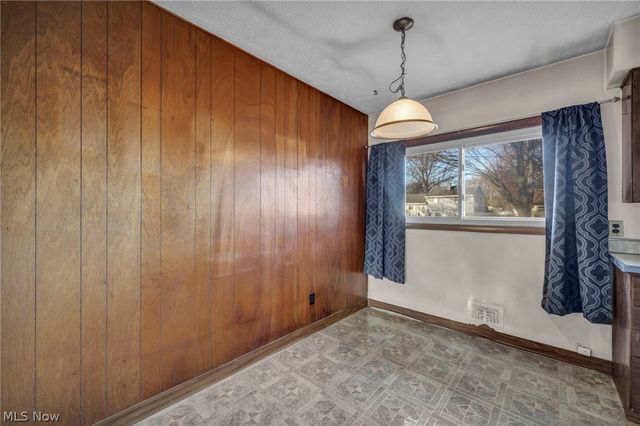 5873 Doxmere Drive, Parma Heights, OH 44130