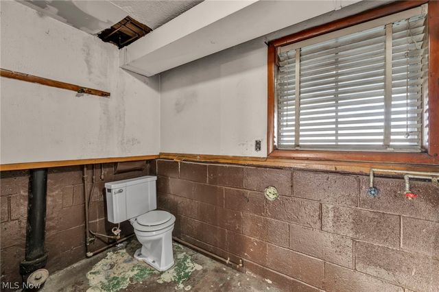 5873 Doxmere Drive, Parma Heights, OH 44130