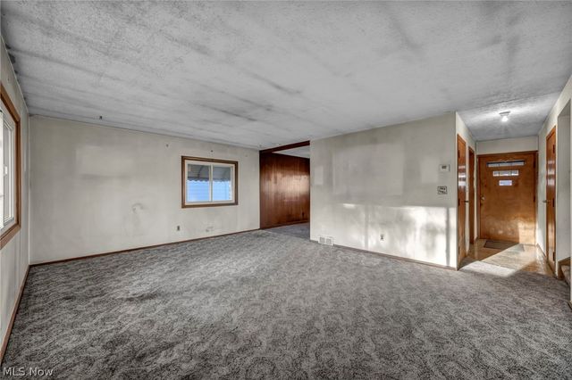 5873 Doxmere Drive, Parma Heights, OH 44130