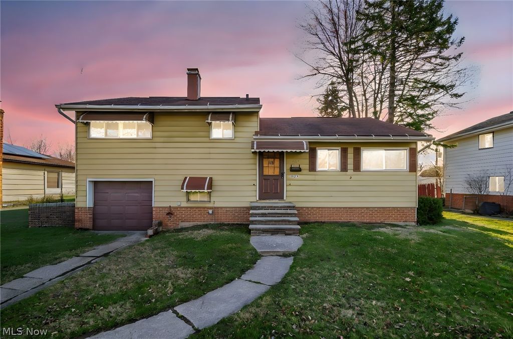 5873 Doxmere Drive, Parma Heights, OH 44130