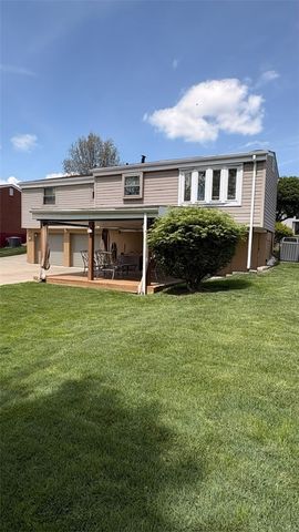 4018 Firethorn Dr, South Fayette, PA 15136