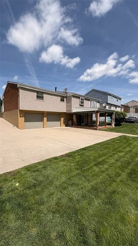 4018 Firethorn Dr, South Fayette, PA 15136