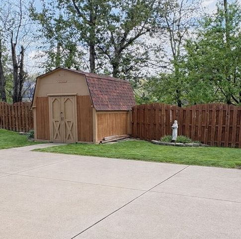 4018 Firethorn Dr, South Fayette, PA 15136