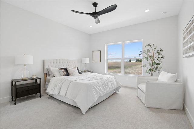 900 Crestview Drive, Solon, IA 52333