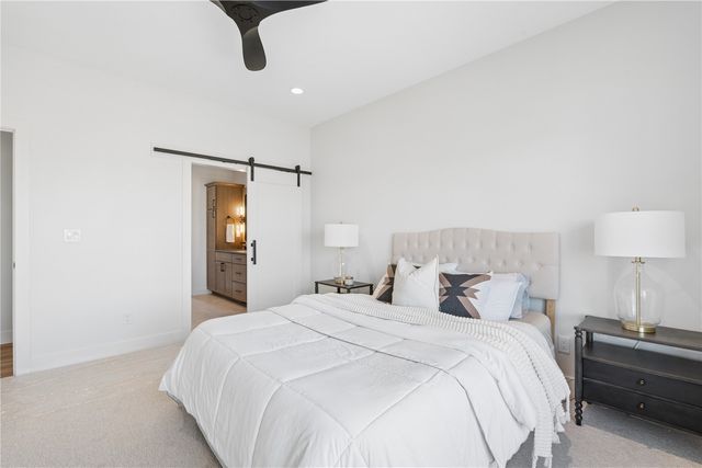 900 Crestview Drive, Solon, IA 52333