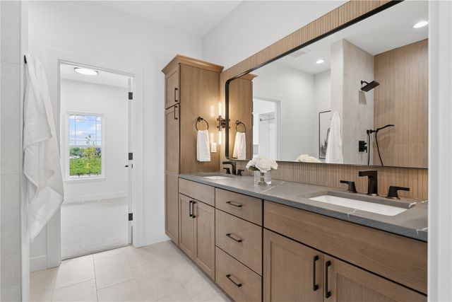 900 Crestview Drive, Solon, IA 52333