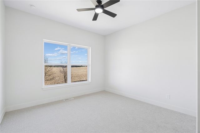 900 Crestview Drive, Solon, IA 52333