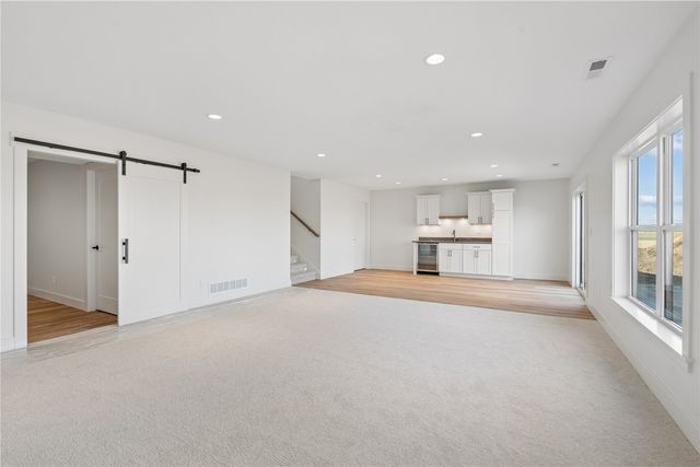 900 Crestview Drive, Solon, IA 52333