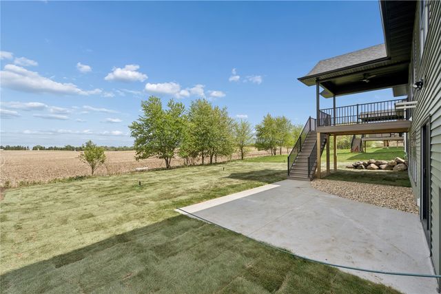 900 Crestview Drive, Solon, IA 52333
