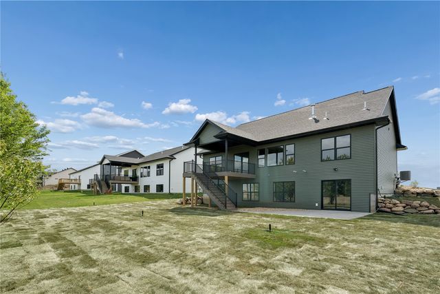 900 Crestview Drive, Solon, IA 52333