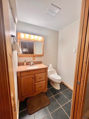 1210 NOWLIN, Rapid City, SD 57702